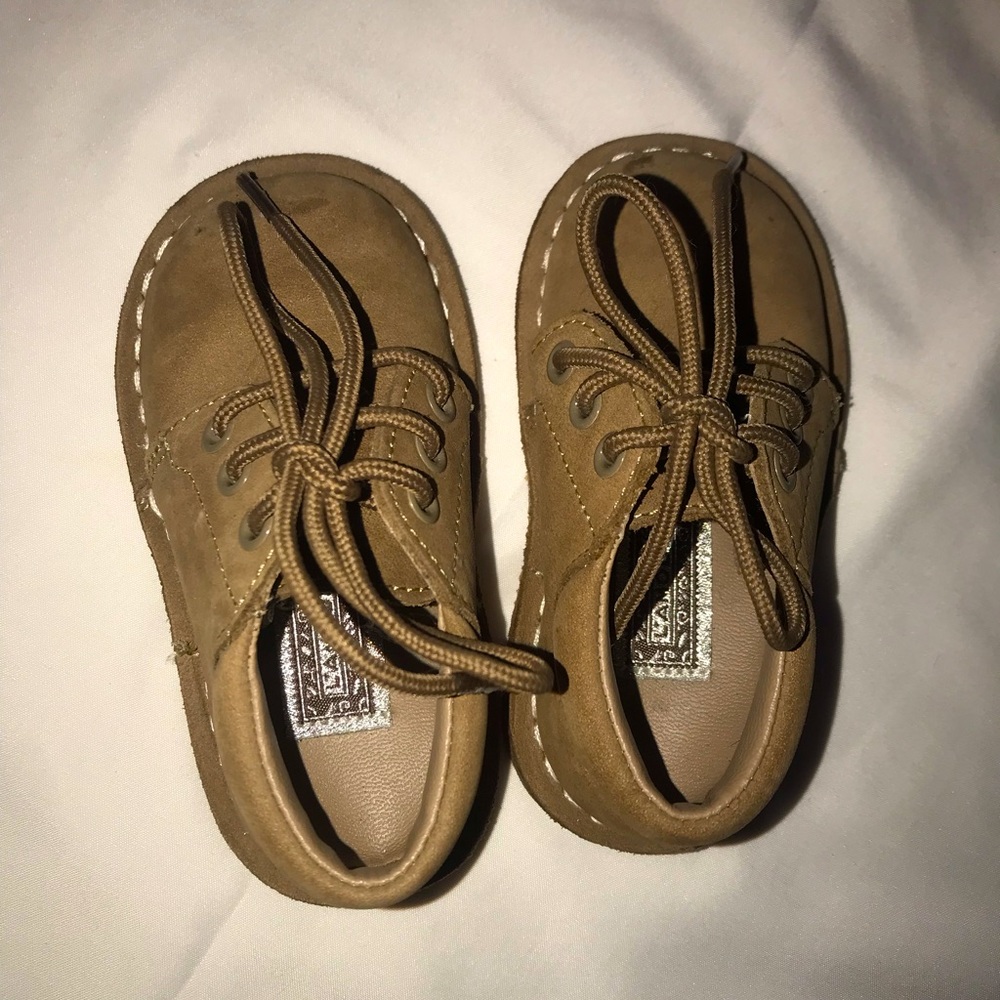 L’Amour Baby boy dress shoes. Size 4. Used condition.